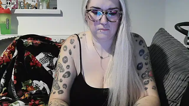 Sizzling Indie36 online show from 10-31-25, 01:02