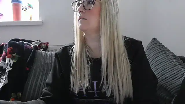 Sizzling Indie36 online show from 11-20-25, 02:40