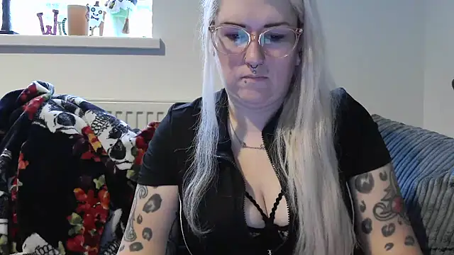 Sizzling Indie36 online show from 10-21-25, 08:25