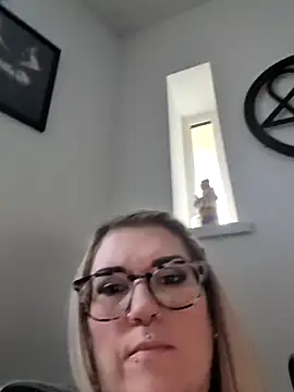 Sizzling Indie36 online show from 11-18-25, 02:20