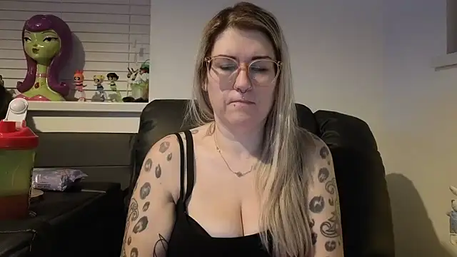 Snapshot of Sizzling_Indie36 chatting on 03-01-26, 09:04 Sizzling Indie36 online show from 03-01-26, 09:04