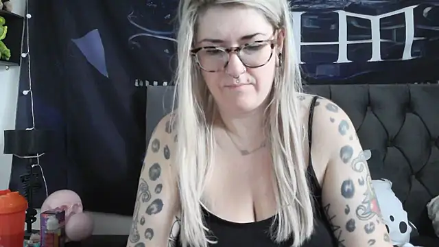 Sizzling Indie36 online show from 12-14-25, 12:11