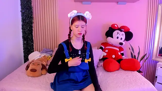 Snapshot of Sophie_joyy chatting on 09-08-25, 02:38 Sophie joyy online show from 09-08-25, 02:38
