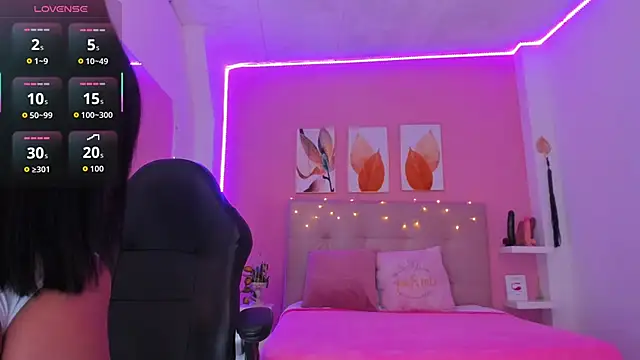 Molly h0t online show from 01-10-26, 12:33