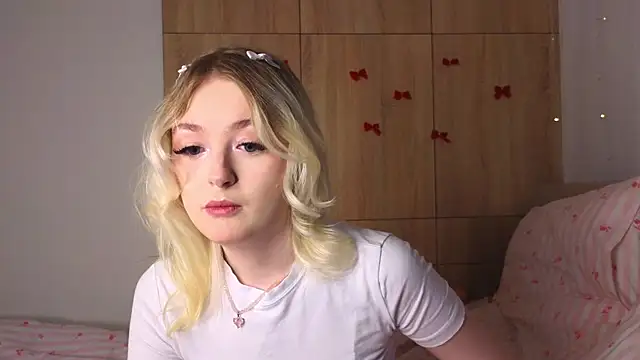 minigirl online show from 02-18-26, 04:14