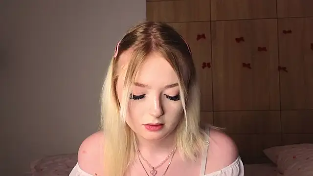 minigirl online show from 03-01-26, 04:18