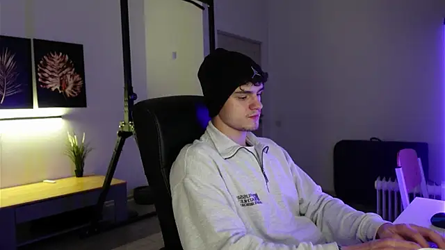 Brad Holloway online show from 11-08-25, 08:12