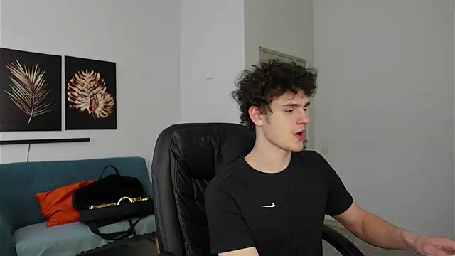 Brad Holloway online show from 04-05-26, 02:02