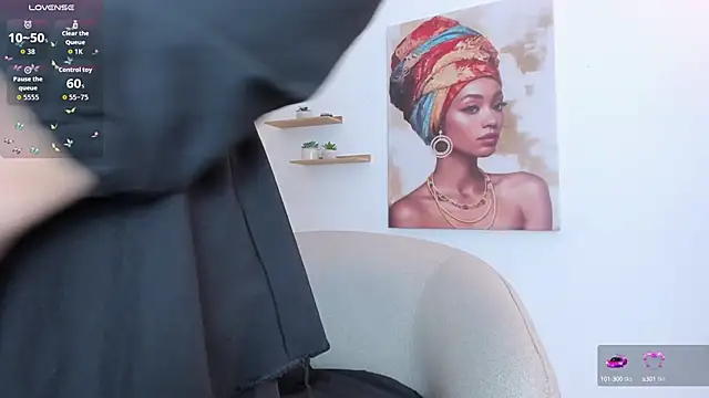 Layla arabelle online show from 10-12-25, 08:21