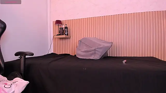 Snapshot of Layla_arabelle chatting on 07-01-26, 09:04 Layla arabelle online show from 07-01-26, 09:04