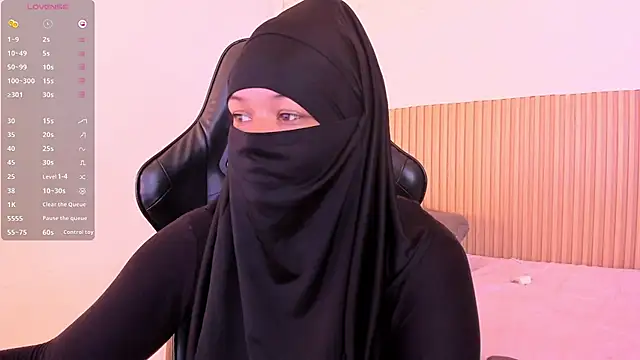 Snapshot of Layla_arabelle chatting on 07-19-26, 05:53 Layla arabelle online show from 07-19-26, 05:53