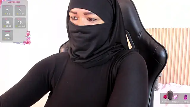 Layla arabelle online show from 05-28-26, 07:53