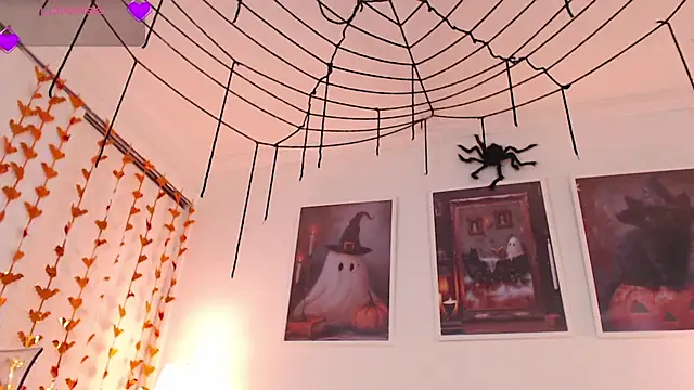 Valen ross  online show from 10-04-25, 08:21