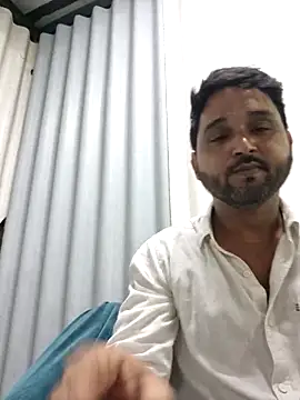Snapshot of John96999 chatting on 05-30-26, 05:18 John96999 online show from 05-30-26, 05:18