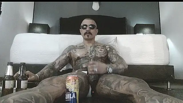 danilog515 online show from 11-19-25, 08:53