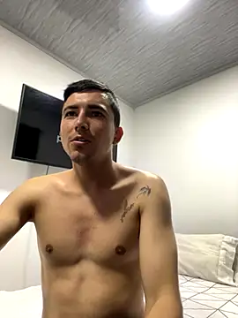 pareja curiosa19 online show from 11-02-25, 11:32