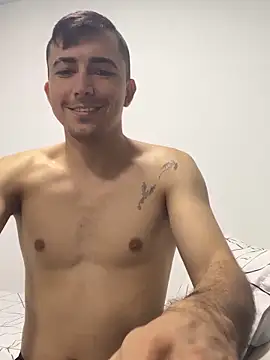 pareja curiosa19 online show from 11-14-25, 01:31