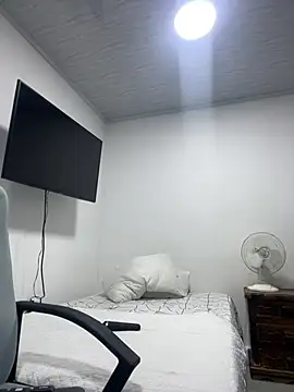 pareja curiosa19 online show from 02-02-26, 01:26