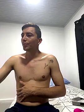 pareja curiosa19 online show from 10-21-25, 02:00