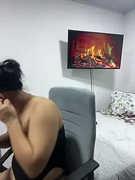 pareja curiosa19 online show from 02-10-26, 01:26