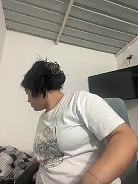 pareja curiosa19 online show from 10-16-25, 12:19