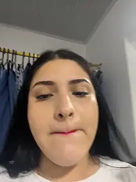 pareja curiosa19 online show from 11-28-25, 02:12