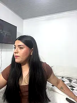 pareja curiosa19 online show from 10-26-25, 02:56