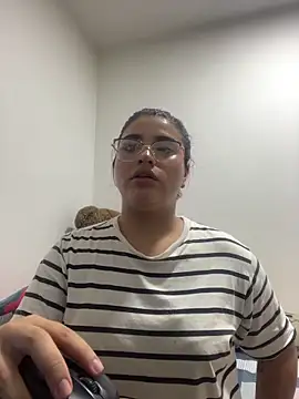 pareja curiosa19 online show from 04-01-26, 02:24