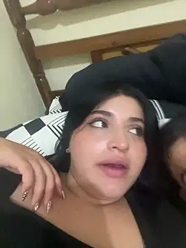 pareja curiosa19 online show from 05-02-26, 12:16