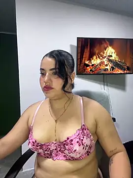 pareja curiosa19 online show from 05-15-26, 11:14