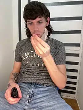 bwcizThrobbing online show from 03-18-26, 05:14