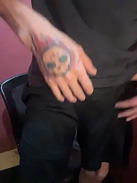 bwcizThrobbing online show from 11-04-25, 09:35