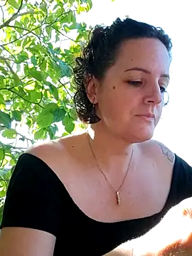 Snapshot of emiliemilf chatting on 06-19-26, 07:20 emiliemilf online show from 06-19-26, 07:20