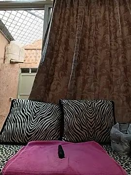 Snapshot of emiliemilf chatting on 07-14-26, 03:29 emiliemilf online show from 07-14-26, 03:29