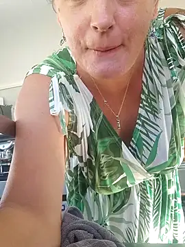 emiliemilf online show from 04-23-26, 06:42