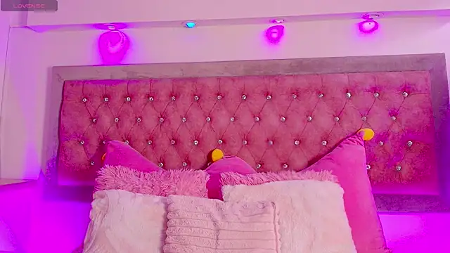 Snapshot of Andy_Leex chatting on 02-04-26, 08:15 Andy Leex online show from 02-04-26, 08:15