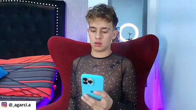 LiamWildx20 online show from 09-29-25, 12:17