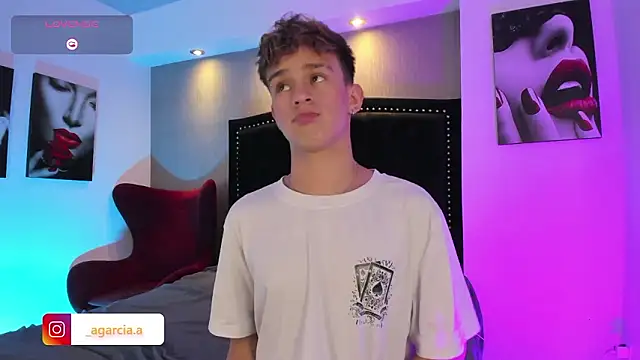 LiamWildx20 online show from 03-19-26, 04:12