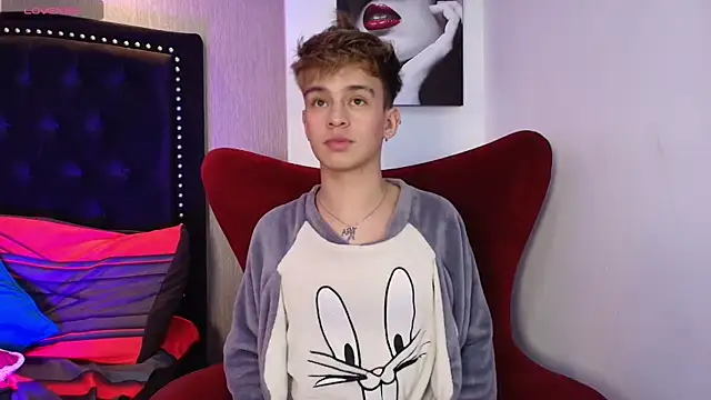 LiamWildx20 online show from 09-19-25, 04:49