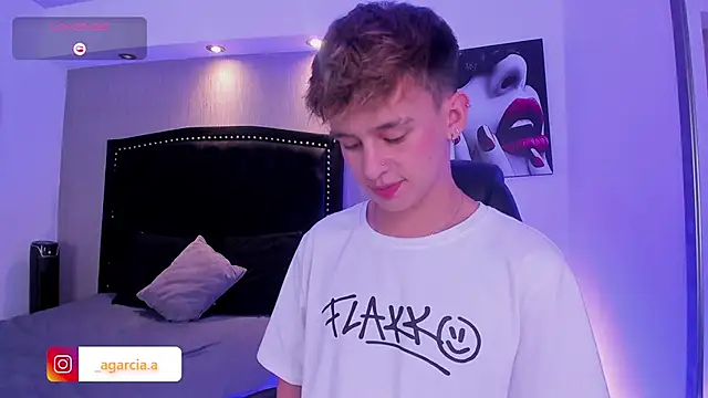 LiamWildx20 online show from 04-01-26, 04:47