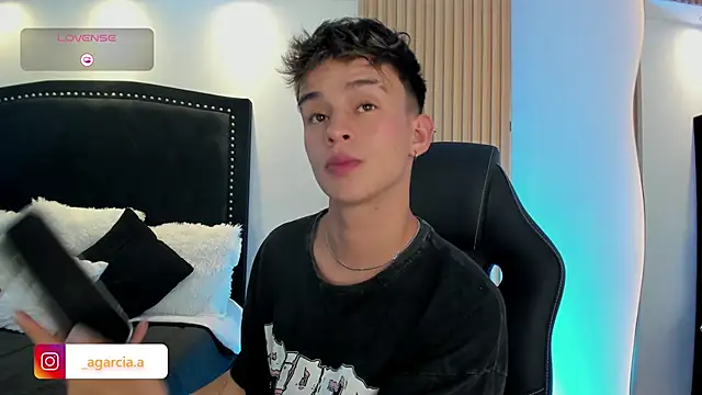 LiamWildx20 online show from 05-29-26, 04:51