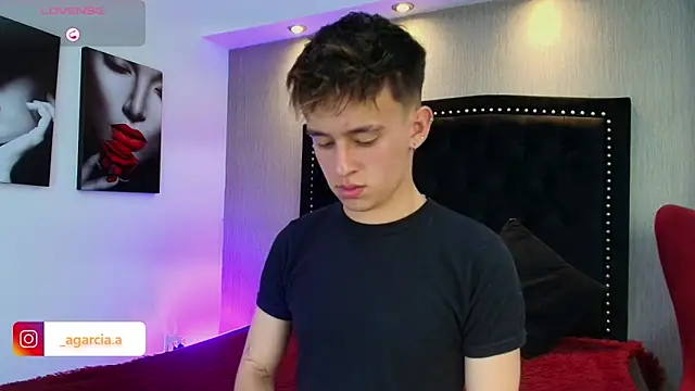 LiamWildx20 online show from 11-30-25, 03:40