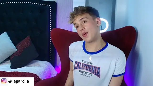 LiamWildx20 online show from 09-30-25, 05:02