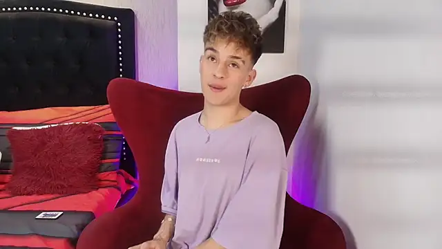 LiamWildx20 online show from 09-22-25, 04:40