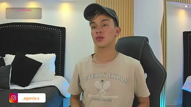 LiamWildx20 online show from 05-15-26, 10:30