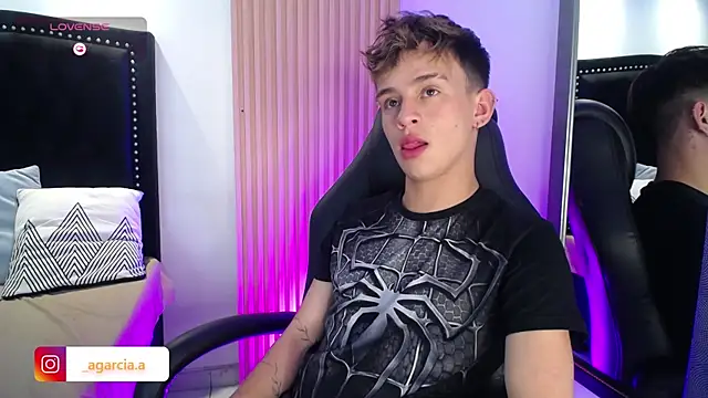 LiamWildx20 online show from 04-15-26, 04:40