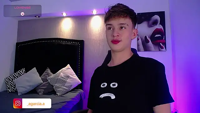 LiamWildx20 online show from 04-11-26, 06:10