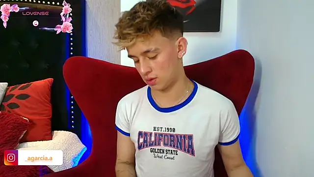 LiamWildx20 online show from 10-12-25, 04:36