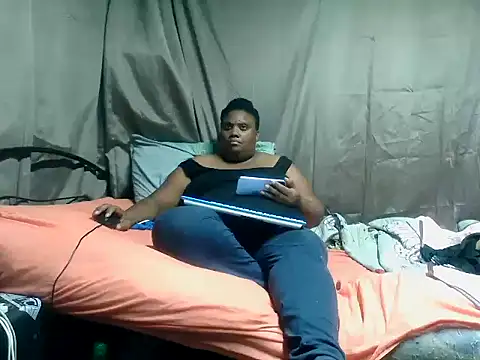 Snapshot of Berrylick chatting on 04-13-26, 11:36 Berrylick online show from 04-13-26, 11:36