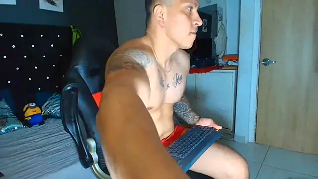 ethan dalton  online show from 06-25-26, 04:32